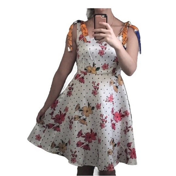 EUC Floral & Polka Dot Fitted Flare Skater Dress Size Small Tea Spring Elegant - Picture 1 of 11
